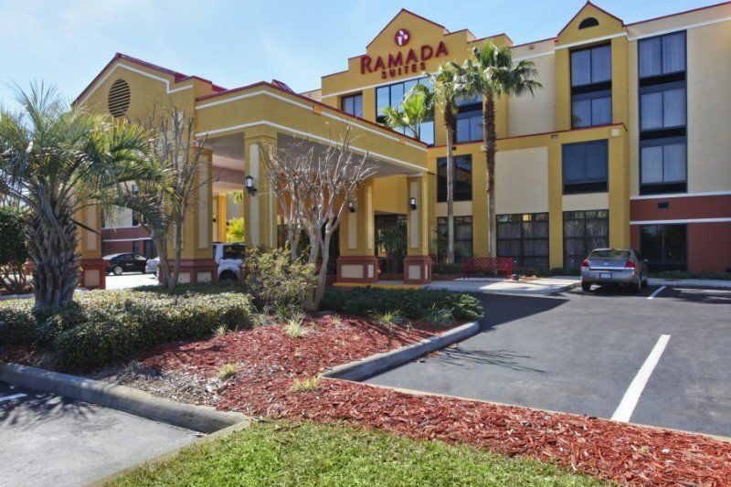 Ramada By Wyndham Suites Orlando Airport- Free Airport Shuttle Kültér fotó